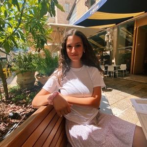 Meet your Posher, Miriam